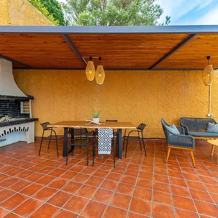 Βίλα 2b Luxurious Io, With Private Pool And Stunningt Sea Views Κολιός