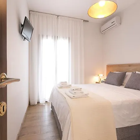 2b Luxurious Io, With Private Pool And Stunningt Sea Views